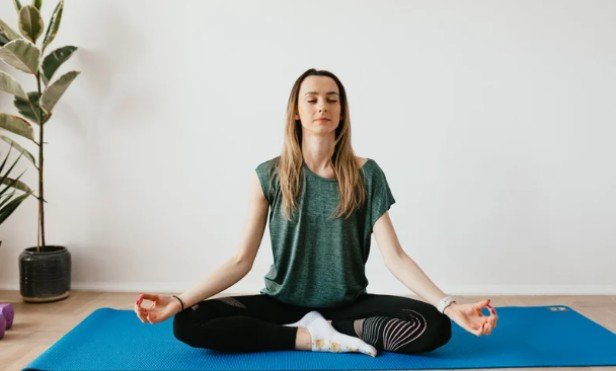 A 10-Minute Stretching and Meditation Routine