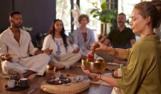 Sound Bath vs Guided Meditation: What Is the Difference?